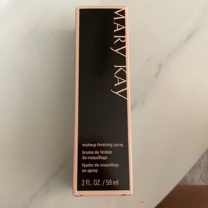 Mary Kay Makeup Finishing Spray
